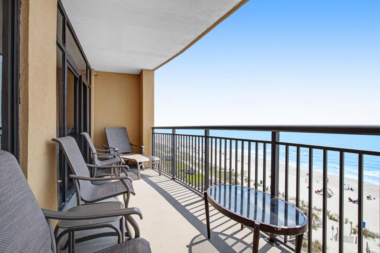 Three-Bedroom Suite Ocean Front
