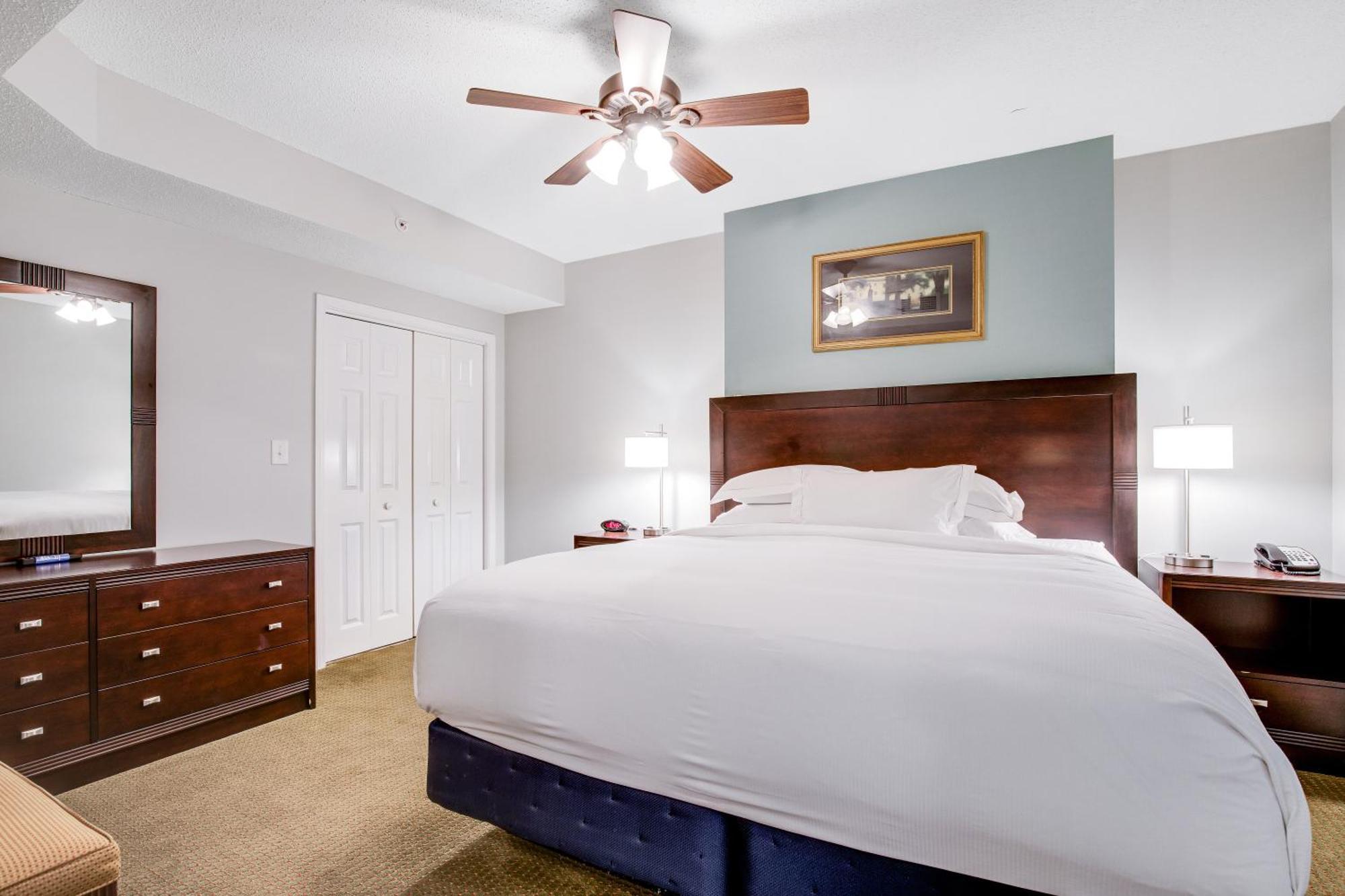 One-Bedroom Suite Partial Sea View
